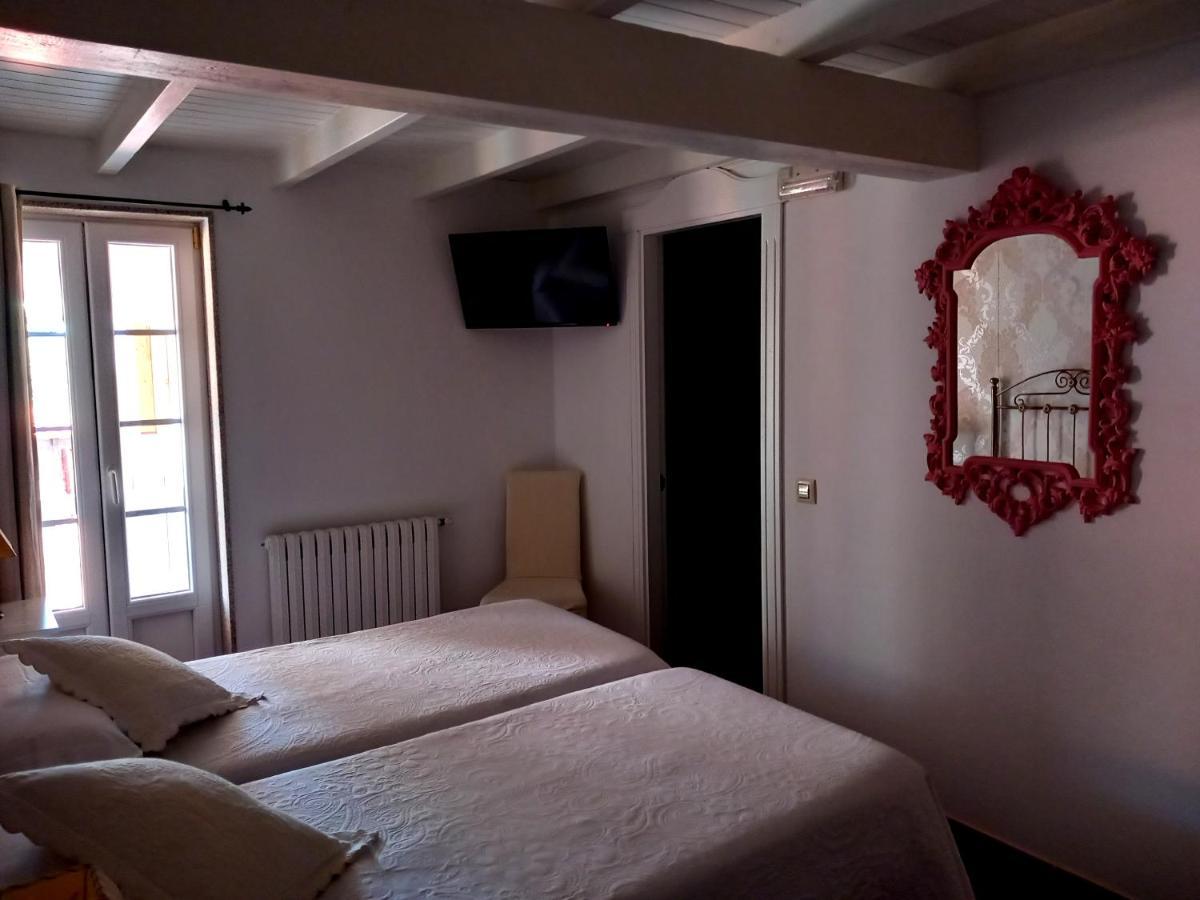 Hotel Puerto Arnela Camarinas Bagian luar foto